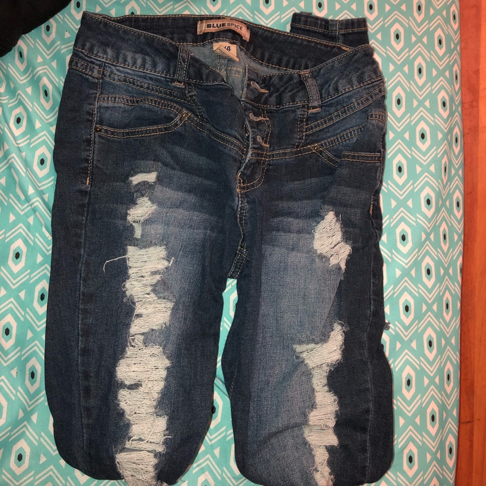 Super stylist ripped jeans